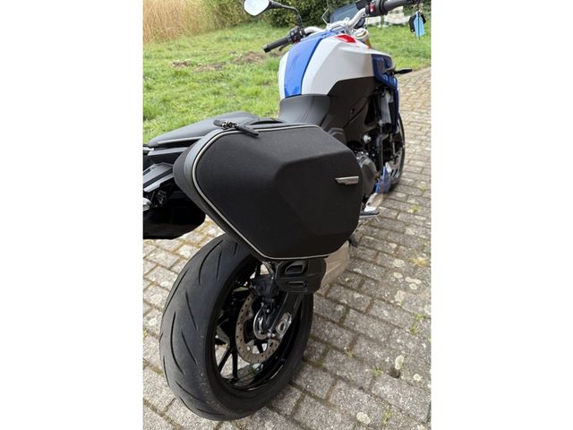 bmw - f-900-r