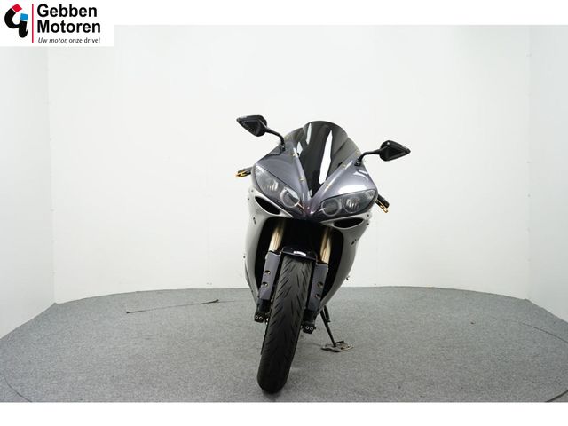 yamaha - yzf-r1