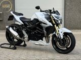 SUZUKI GSR 750 A