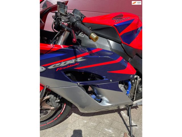 honda - cbr-1000-rr-fireblade