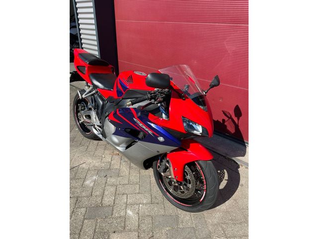 honda - cbr-1000-rr-fireblade