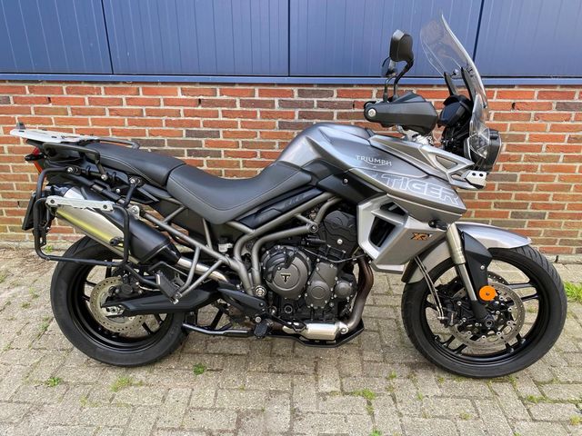 triumph - tiger-800-xrt