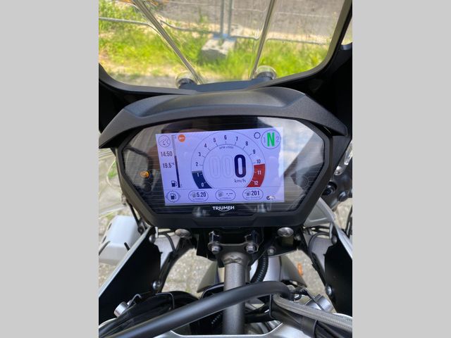 triumph - tiger-800-xrt