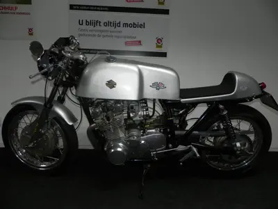 SUZUKI GS 750 – foto 2