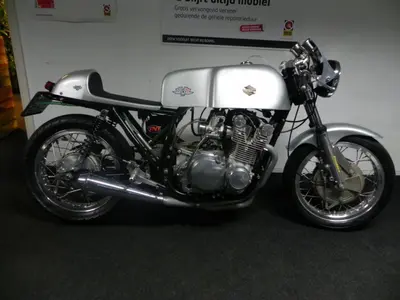 SUZUKI GS 750 – foto 3