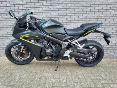 HONDA CBR 650 R – foto 3