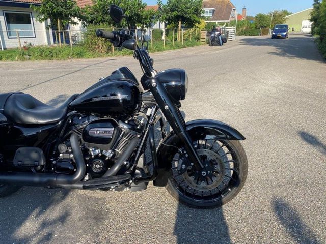 harley-davidson - road-king-special