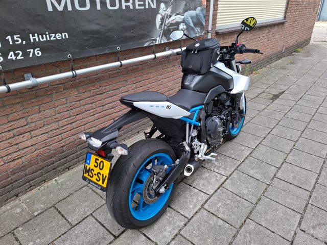 suzuki - gsx-8s