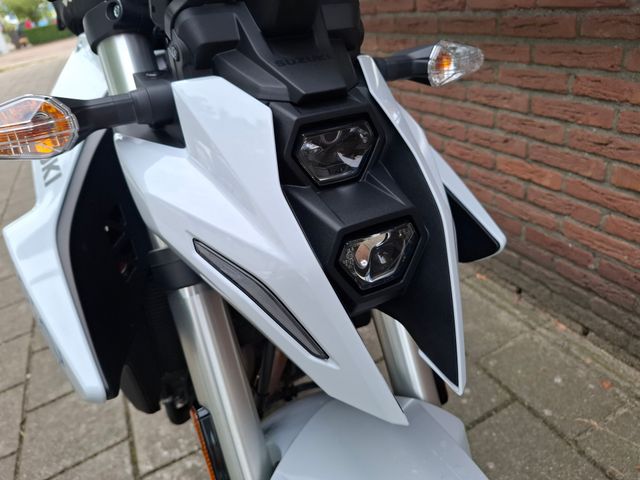 suzuki - gsx-8s