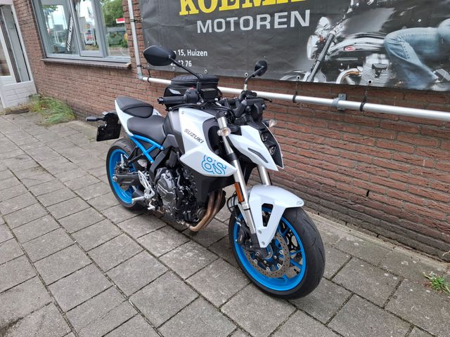 suzuki - gsx-8s