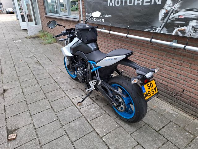 suzuki - gsx-8s