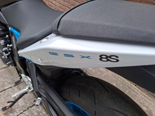 suzuki - gsx-8s
