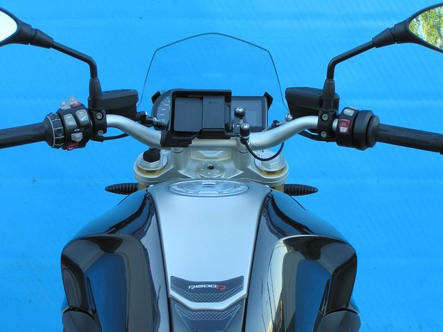 bmw - r-1200-r