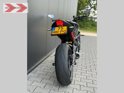 TRIUMPH STREET TRIPLE RS – foto 4