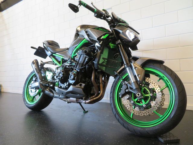 kawasaki - z900