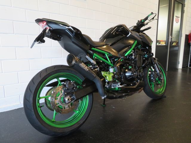 kawasaki - z900