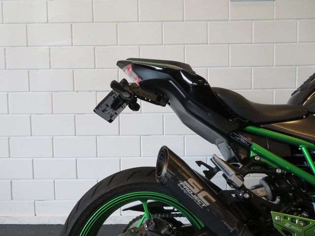 kawasaki - z900