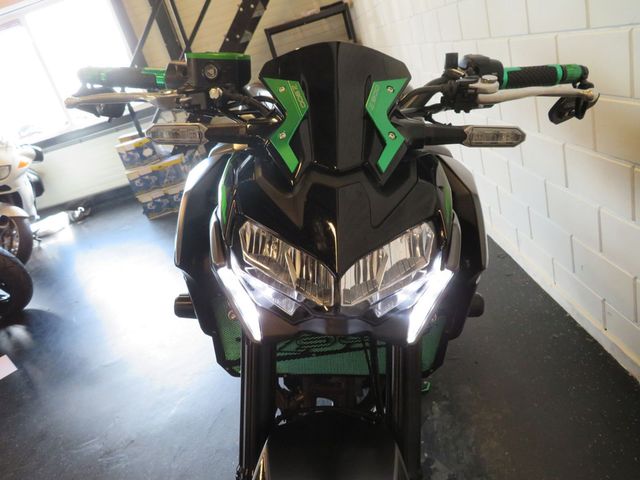 kawasaki - z900