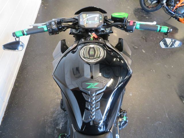 kawasaki - z900