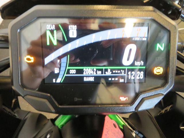 kawasaki - z900