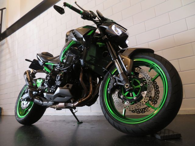 kawasaki - z900