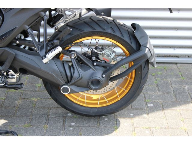 bmw - r-1300-gs