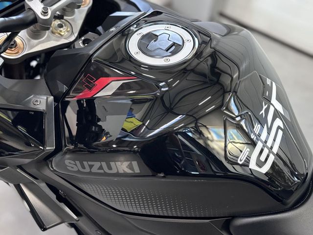 suzuki - gsx-s-1000-gt