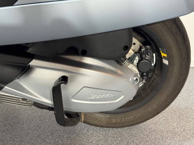 vespa - gts-300-super-sport