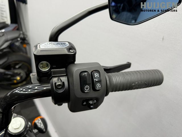 indian - chief-bobber-dark-horse