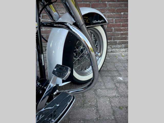 harley-davidson - softail-deluxe-flstni