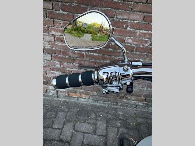 harley-davidson - softail-deluxe-flstni