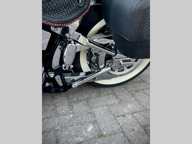 harley-davidson - softail-deluxe-flstni