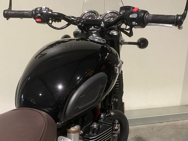 triumph - bonneville-t-120-black