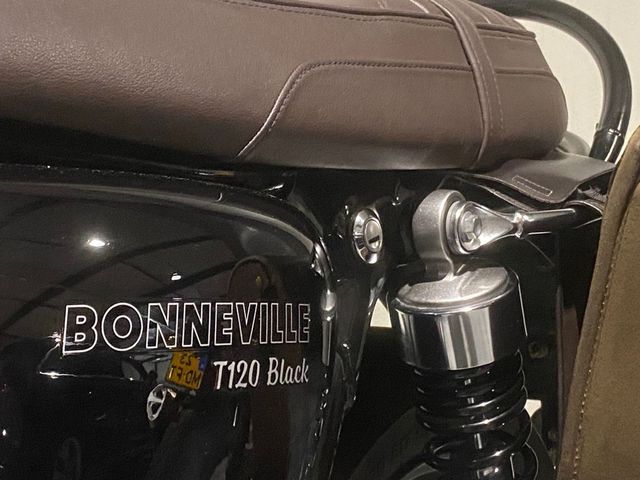 triumph - bonneville-t-120-black