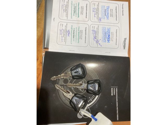 triumph - bonneville-t-120-black