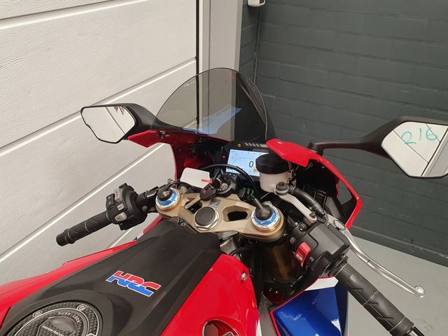 honda - cbr-1000-rr-fireblade-sp