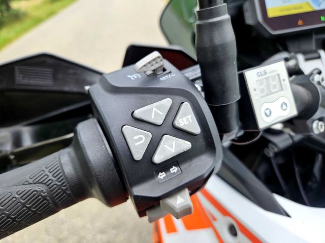 ktm - 1290-super-adventure-s