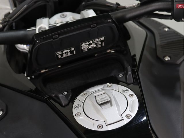 bmw - r-1300-gs-adventure