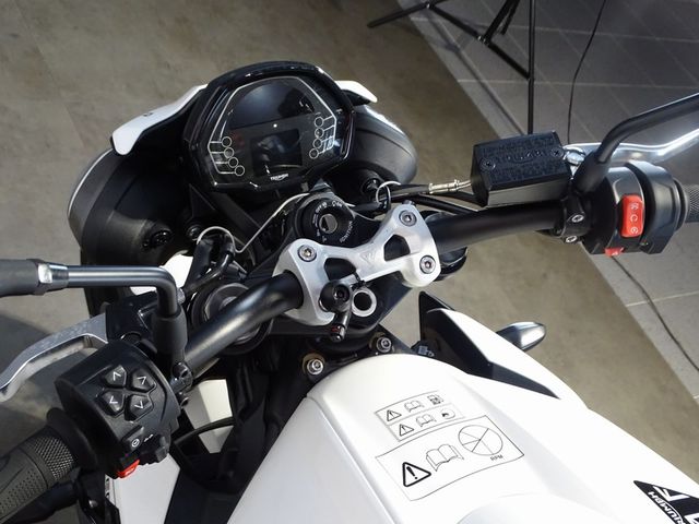 triumph - street-triple-r