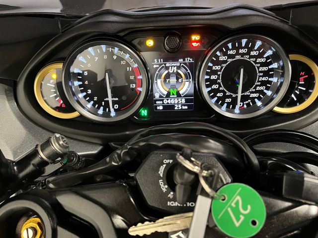 suzuki - gsx-r-1300-hayabusa