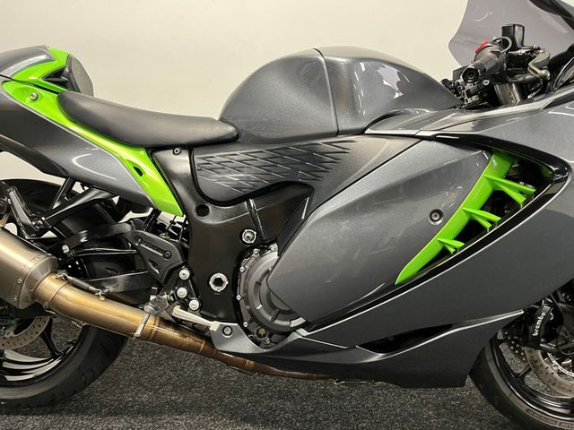 suzuki - gsx-r-1300-hayabusa
