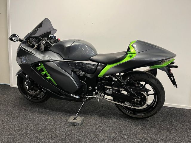 suzuki - gsx-r-1300-hayabusa