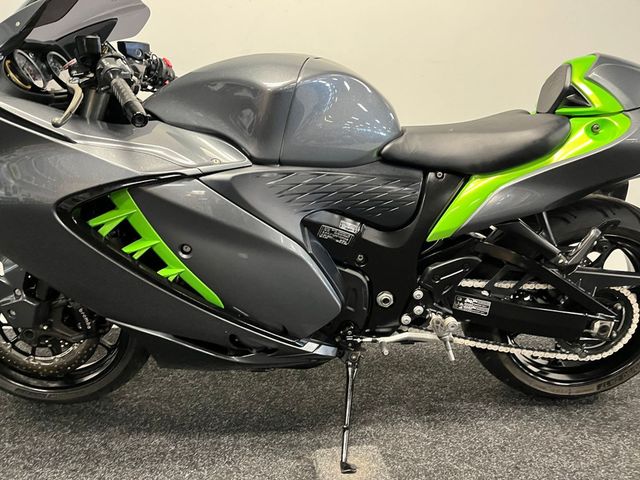 suzuki - gsx-r-1300-hayabusa
