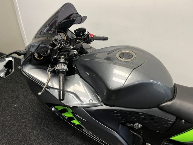 suzuki - gsx-r-1300-hayabusa