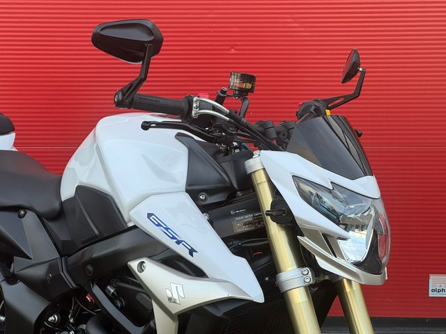 suzuki - gsr-750