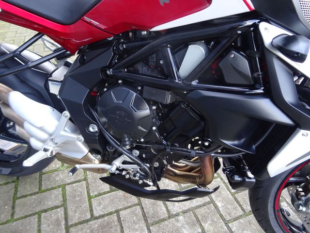 mv-agusta - brutale-800-rr