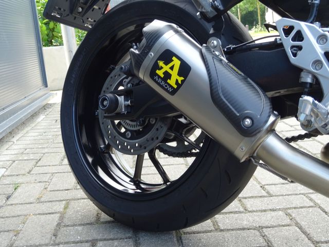 suzuki - gsx-8t
