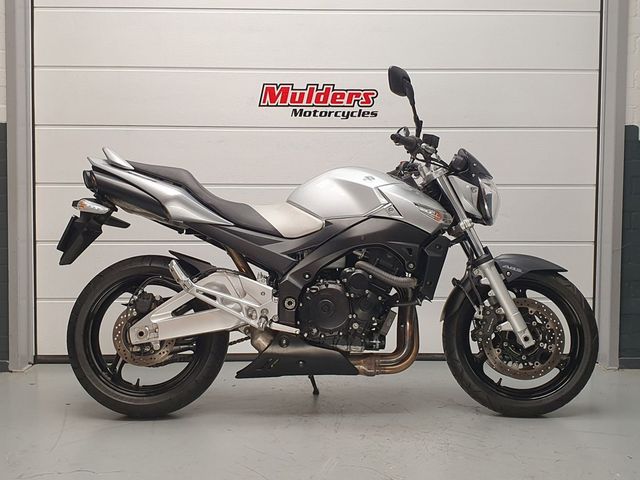suzuki - gsr-600