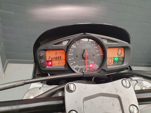 suzuki - gsr-600