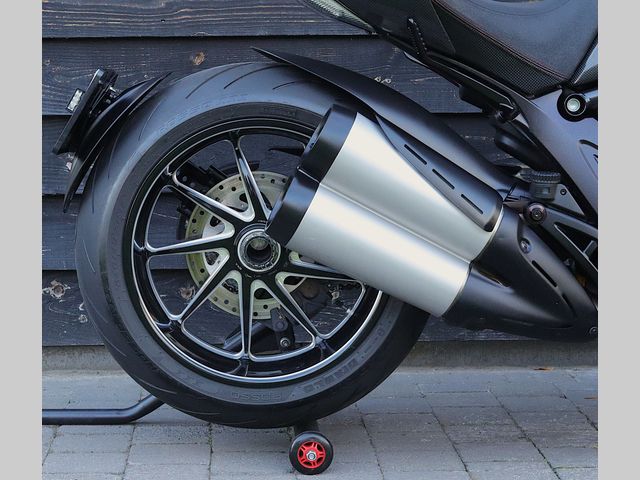 ducati - diavel-carbon